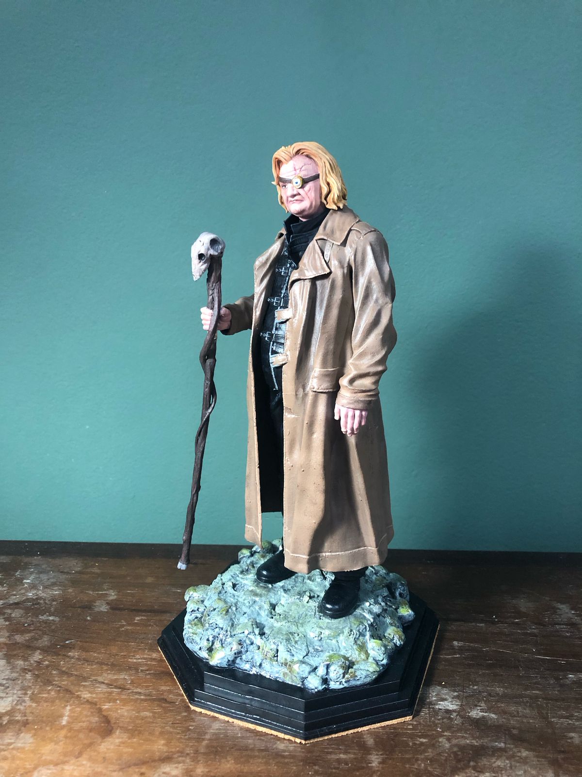 Action Figure Olho-Tonto Moody - Impressão 3D e Pintura Manual (26 cm)