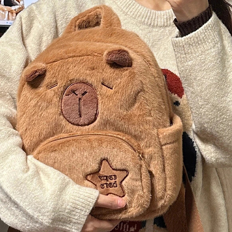 Mochila Pelúcia Capivara