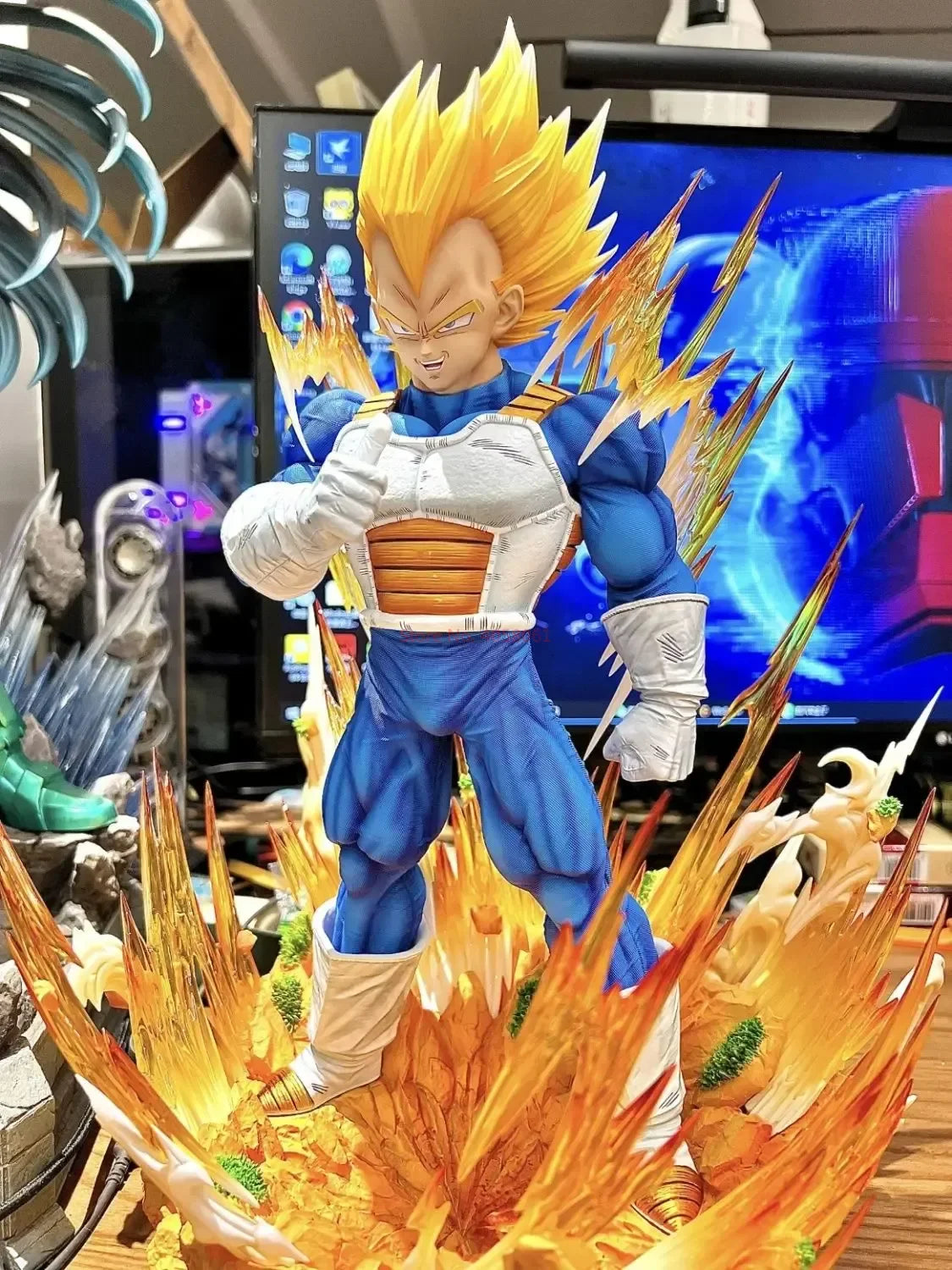 Majin Vegeta Super Saiyajin – Figura Colecionável 36cm | Dragon Ball Z