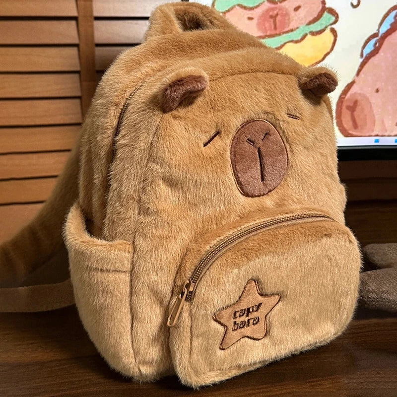 Mochila Pelúcia Capivara