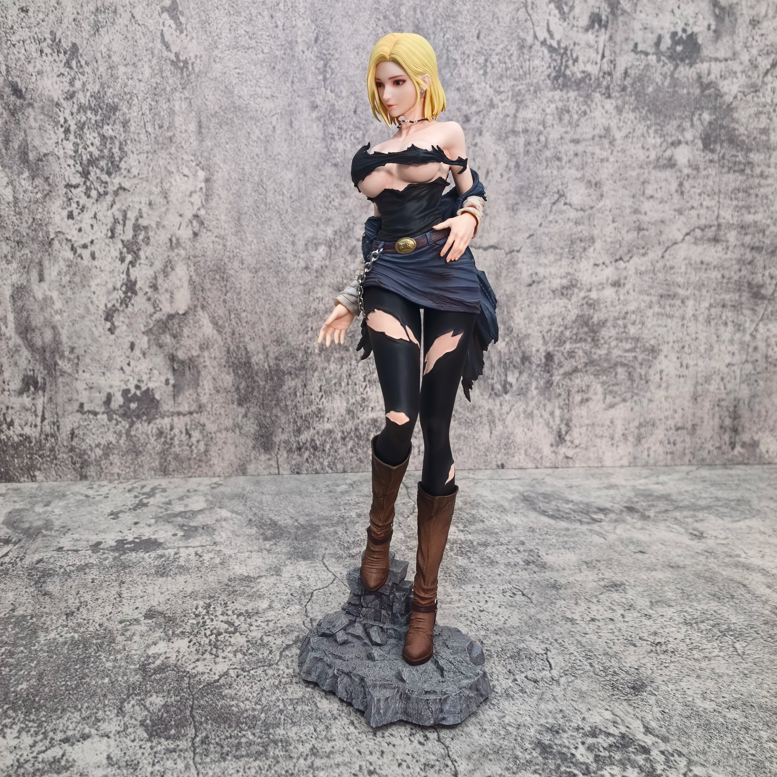 Estátua Dragon Ball – Android 18 (30 cm) | Figura PVC de Coleção 1/12