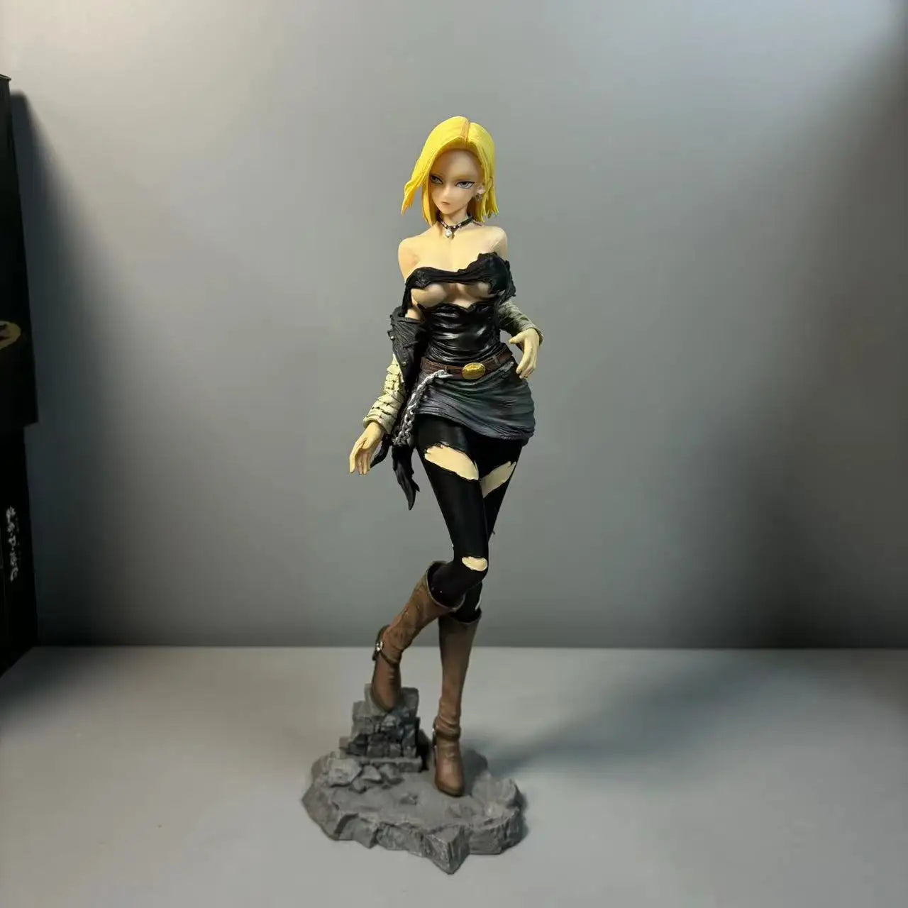 Estátua Dragon Ball – Android 18 (30 cm) | Figura PVC de Coleção 1/12