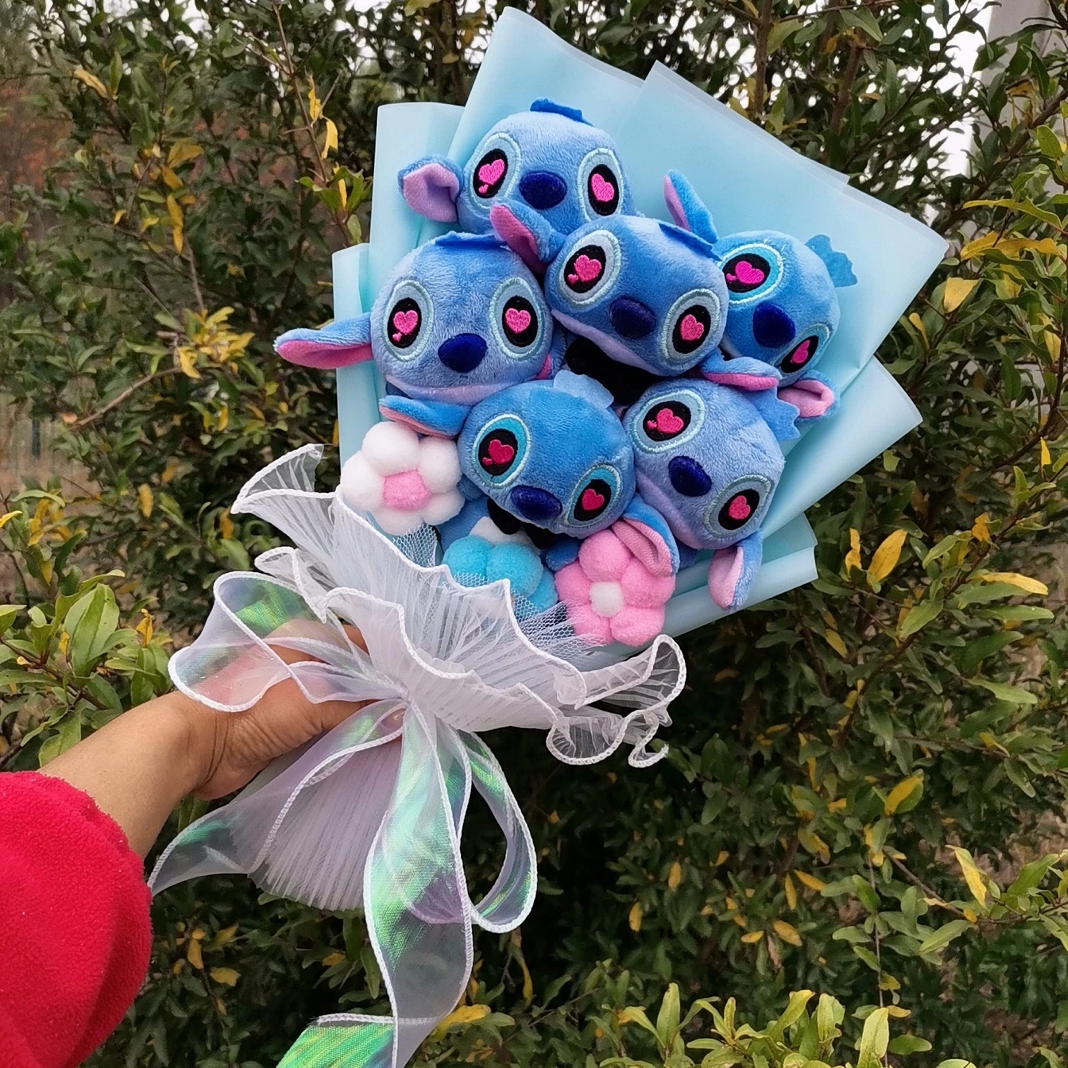 Buquê de Pelúcia Stitch com Rosas | Presente Criativo Lilo & Stitch