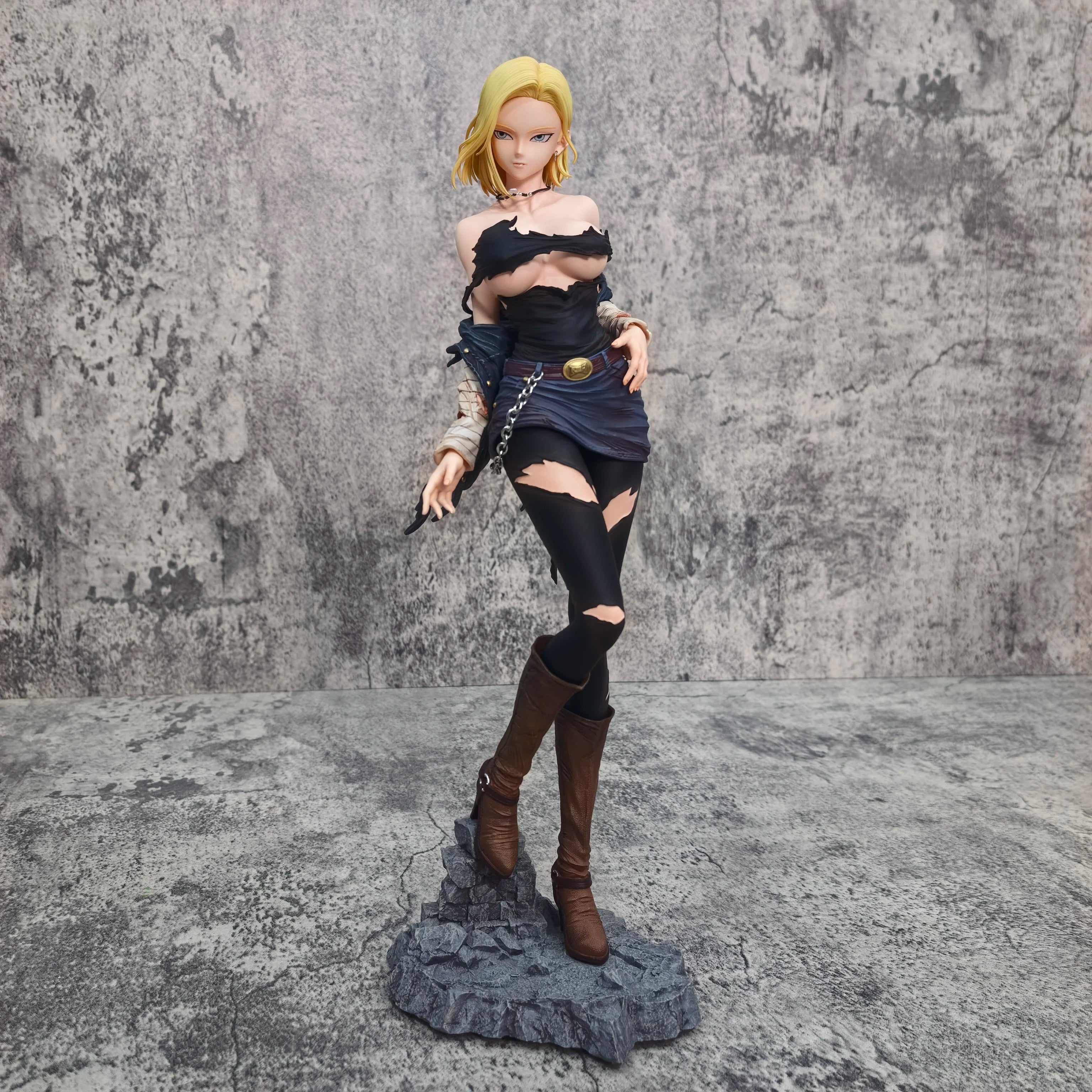 Estátua Dragon Ball – Android 18 (30 cm) | Figura PVC de Coleção 1/12