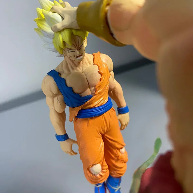 Action Figure Dragon Ball Z – Broly vs. Super Saiyan Goku