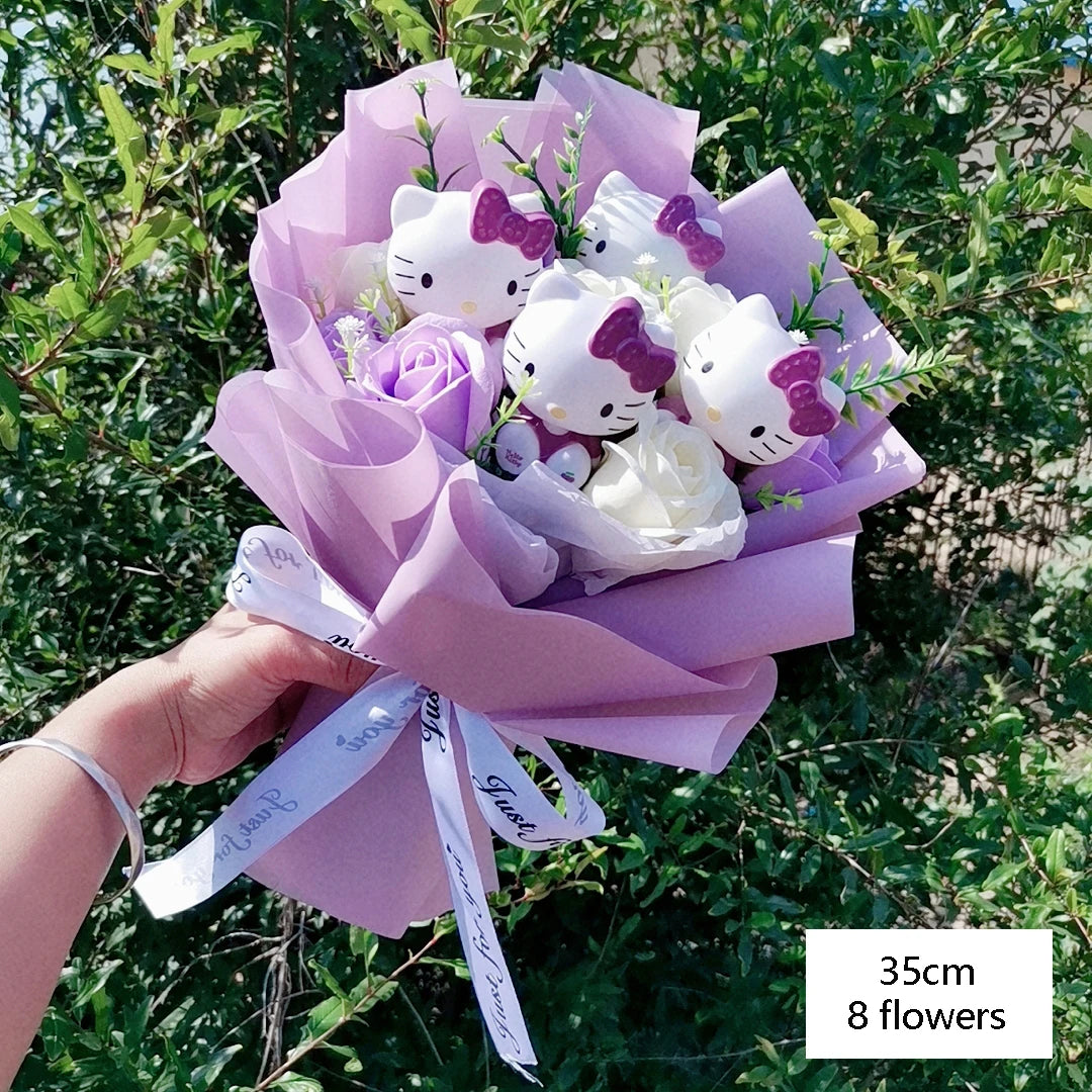 Buquê de Pelúcia Hello Kitty com Rosas de Sabão