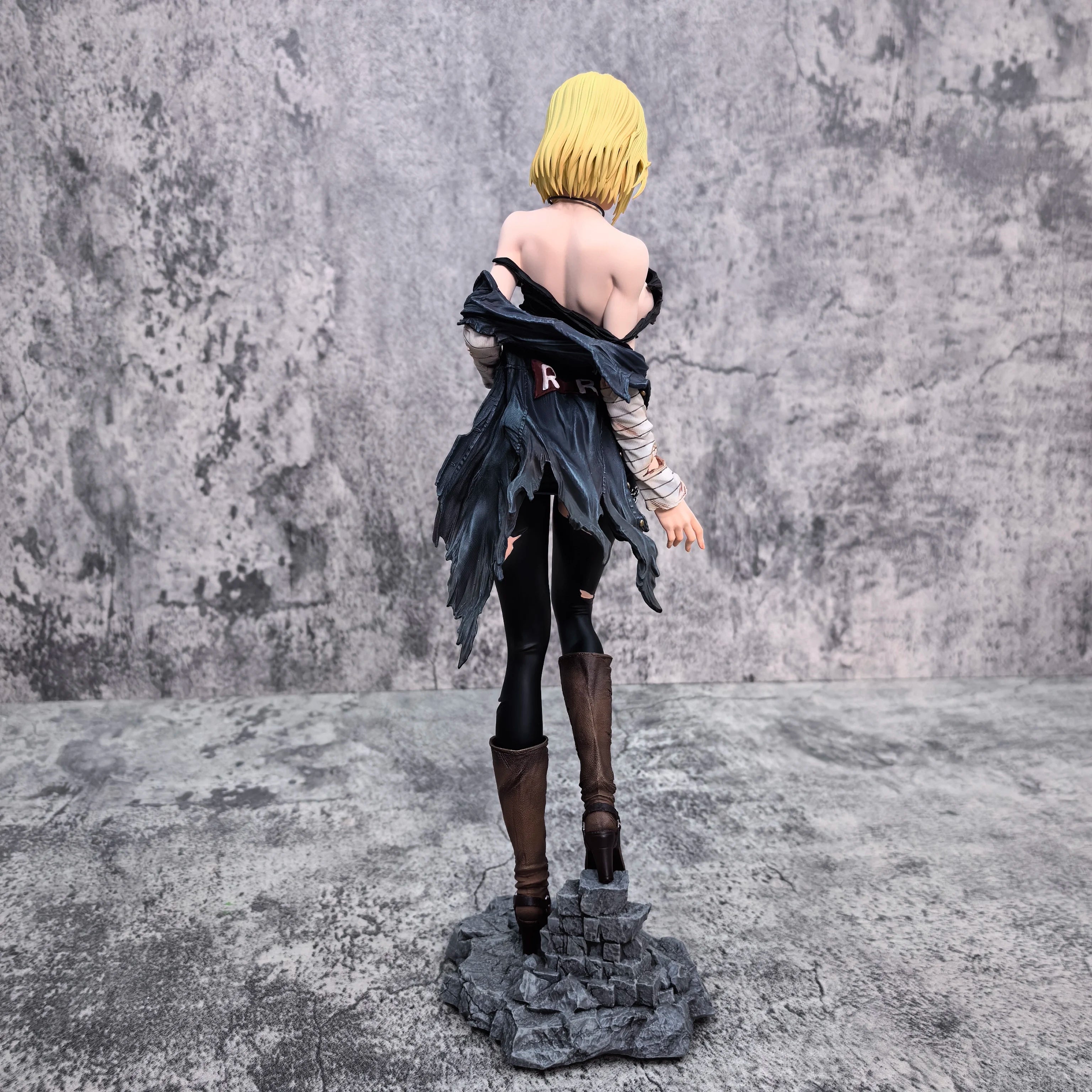 Estátua Dragon Ball – Android 18 (30 cm) | Figura PVC de Coleção 1/12