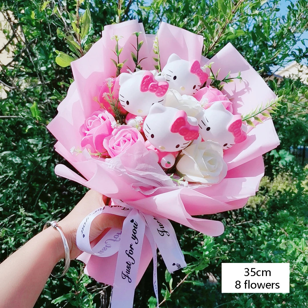 Buquê de Pelúcia Hello Kitty com Rosas de Sabão