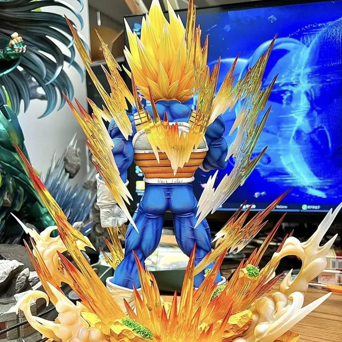 Majin Vegeta Super Saiyajin – Figura Colecionável 36cm | Dragon Ball Z