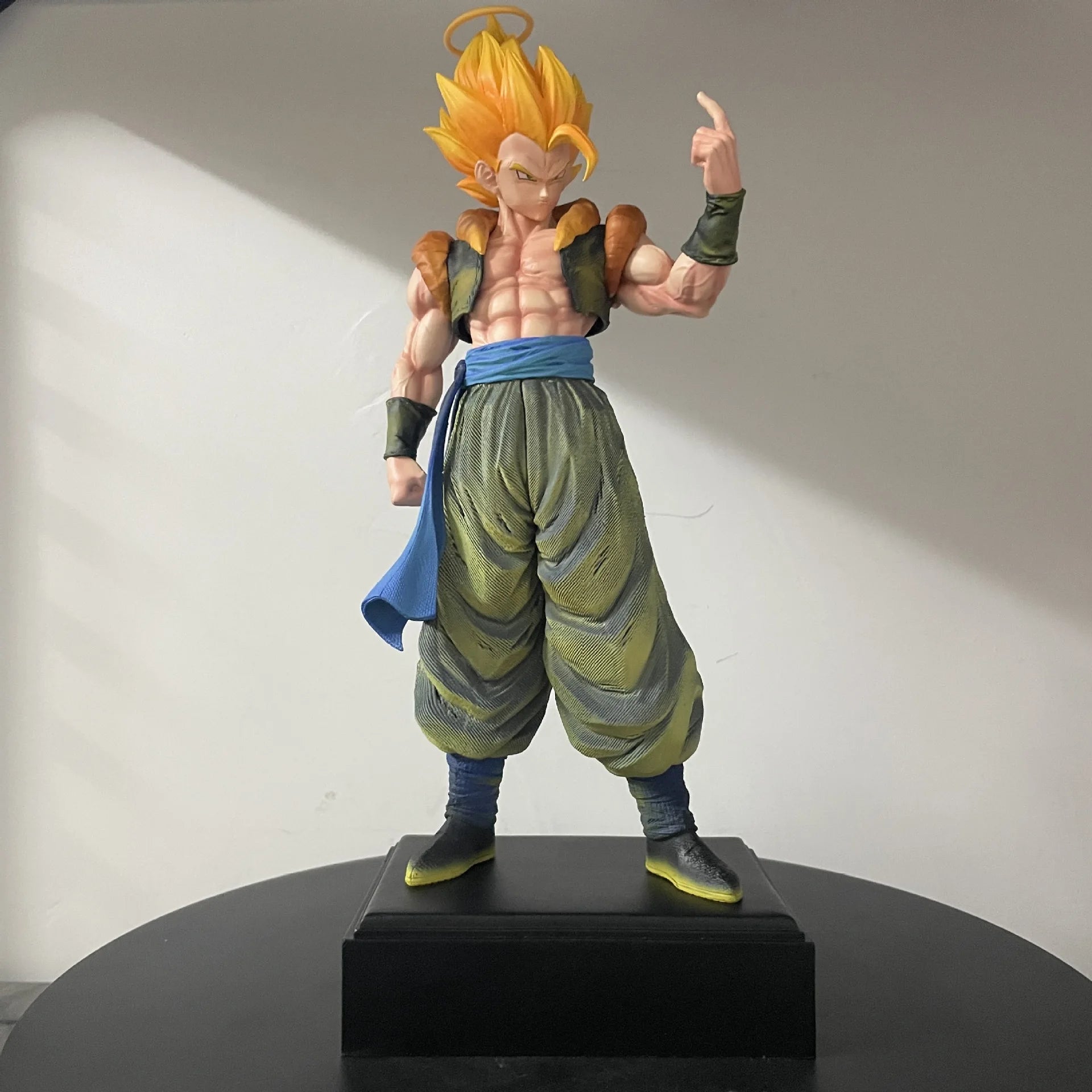 Estátua Dragon Ball Z – Gogeta Super Saiyajin (33 cm) | Figura PVC de Coleção 1/12