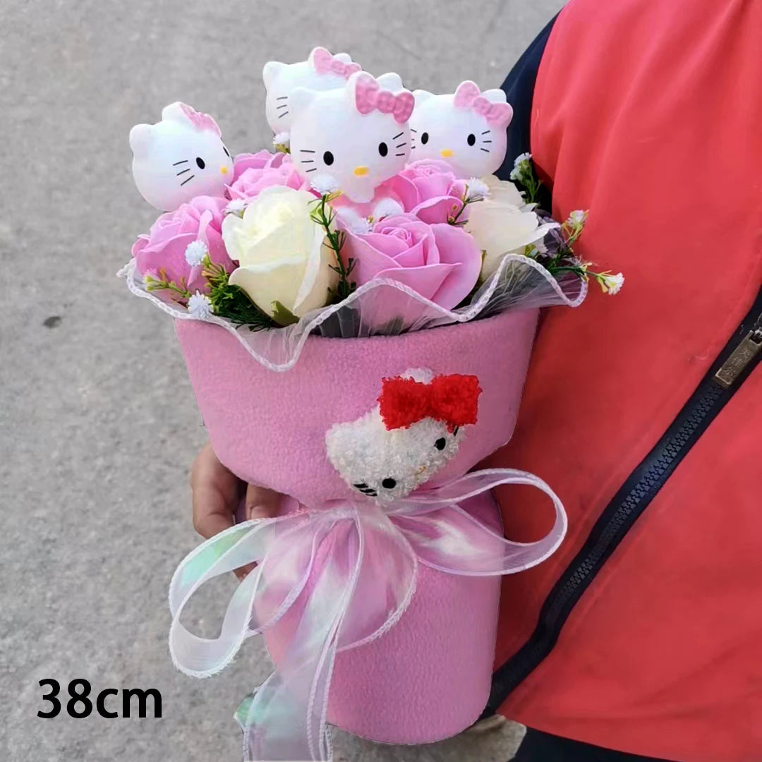 Buquê de Pelúcia Hello Kitty com Rosas de Sabão