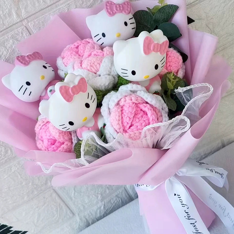 Buquê de Pelúcia Hello Kitty com Rosas de Sabão