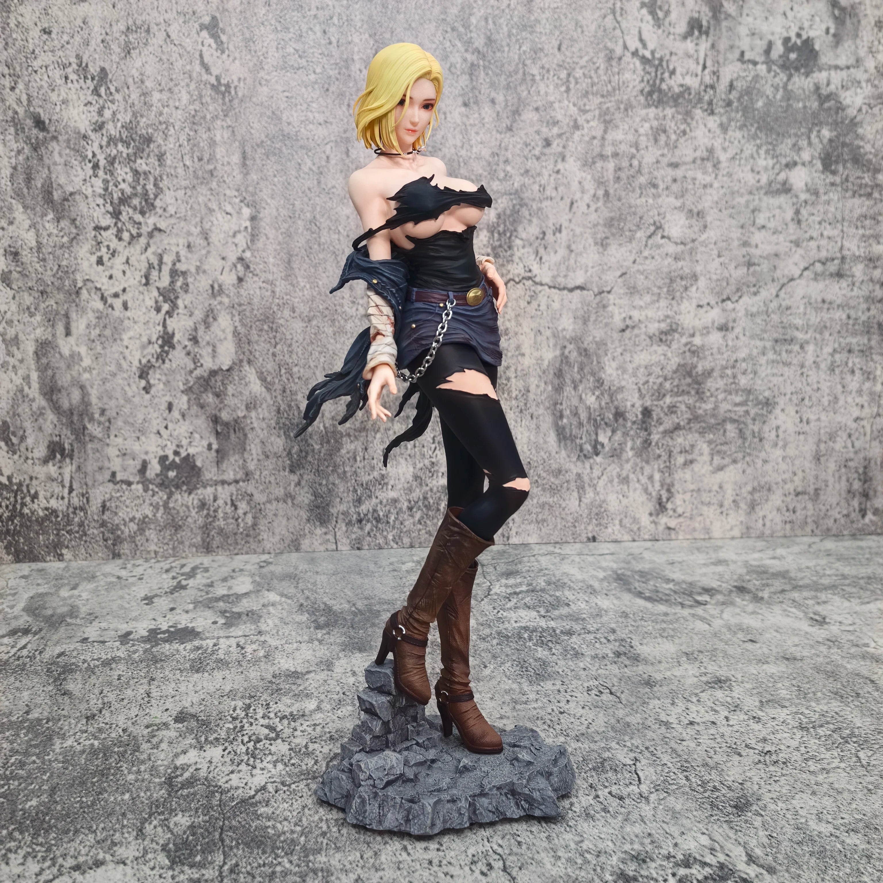 Estátua Dragon Ball – Android 18 (30 cm) | Figura PVC de Coleção 1/12